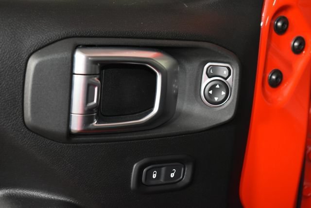 Used 2023 Red Jeep 4x4 image 31