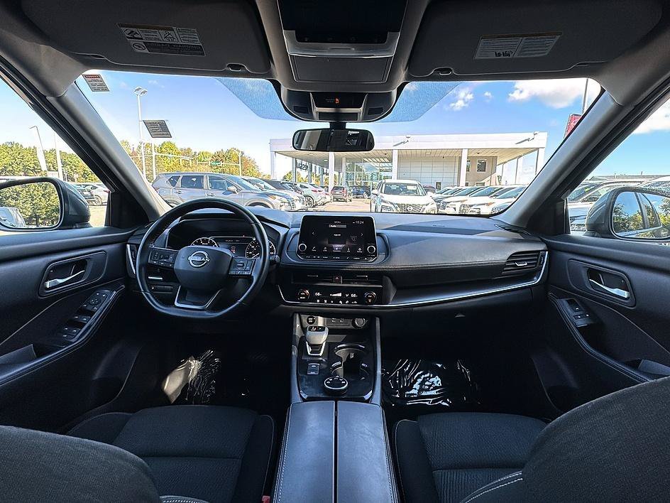 Used 2025 Gun Metallic Nissan SV image 28