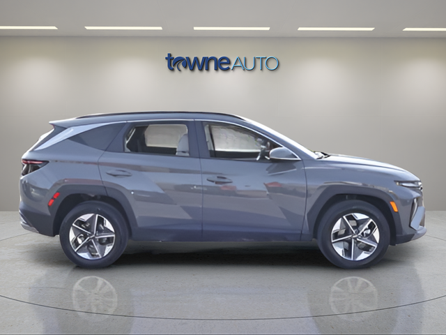Used 2025 Gray Hyundai SEL Convenience image 6