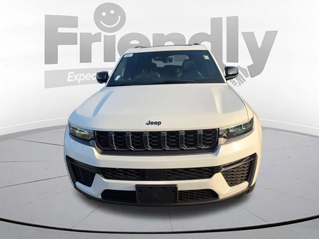 New 2026 Bright White Clear-Coat Exterior Paint Jeep Limited image 2