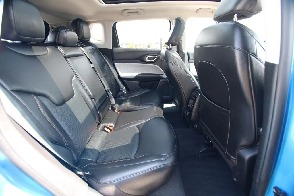 Used 2022 Blue Jeep Latitude Lux image 9