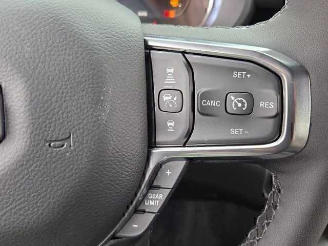 New 2026 Diamond Black Crystal Pearl-Coat Exterior Paint RAM Laramie image 24