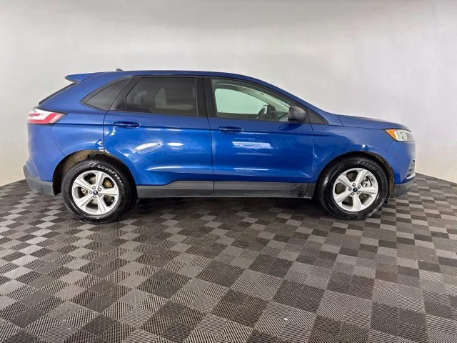 Used 2020 Blue Ford SE image 7