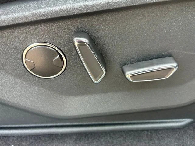 New 2026 Avalanche Ford Lariat® image 35