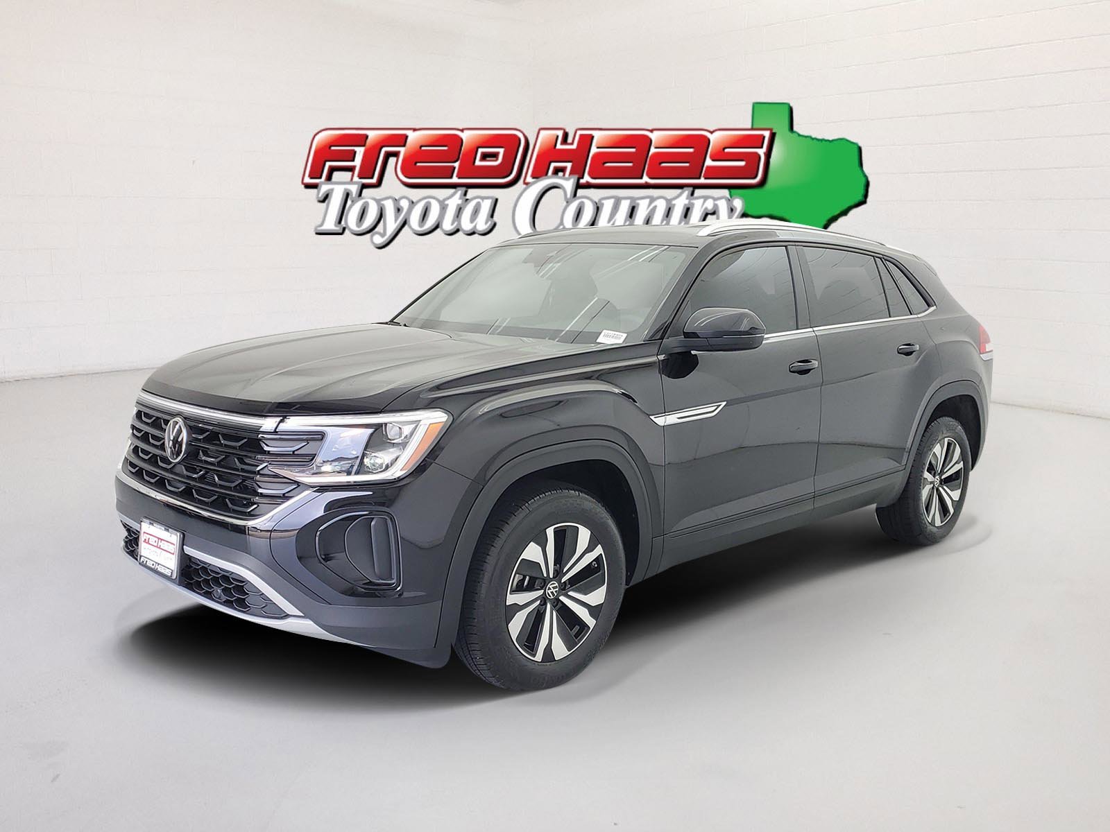 2026 Volkswagen Atlas Cross Sport 2.0T SE's photo