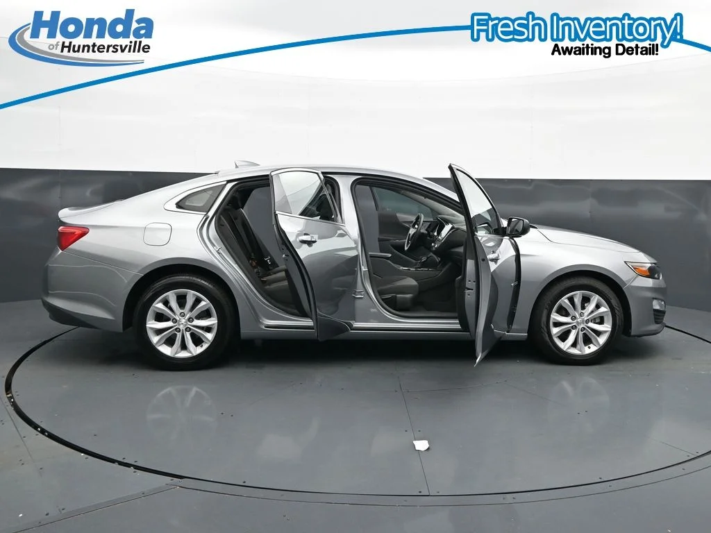 Used 2025 Sterling Gray Metallic Chevrolet LT image 38