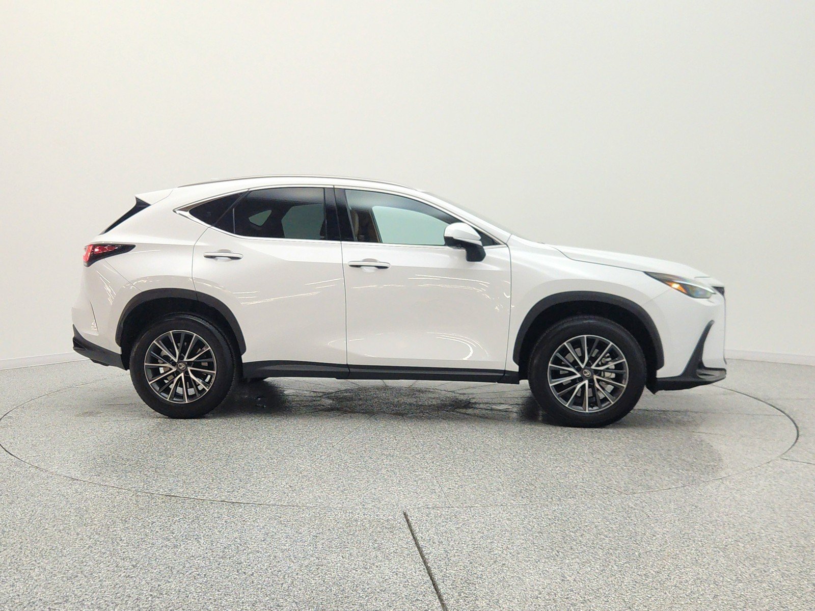 Used 2026 Ultra White Lexus NX 350h Premium AWD image 4