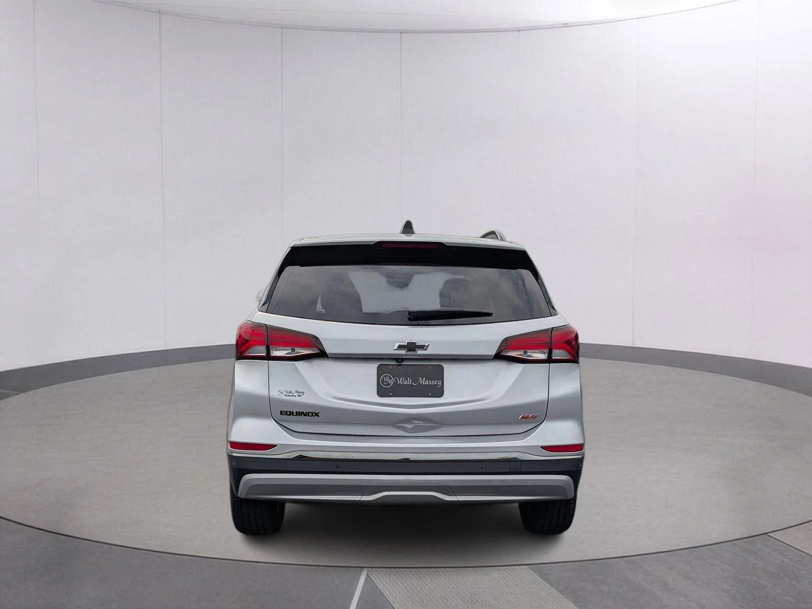 Used 2022 Silver Ice Metallic Chevrolet RS image 4