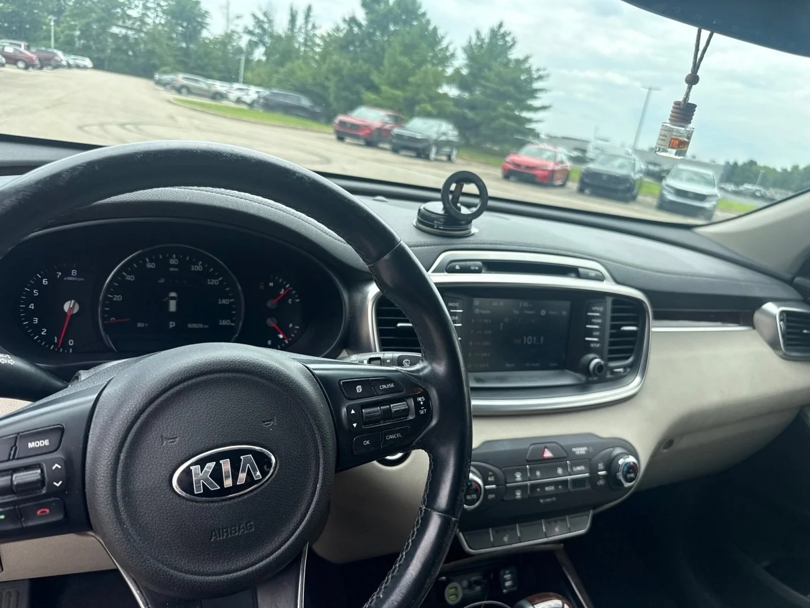 Used 2018 Polished Walnut Kia EX V6 image 3
