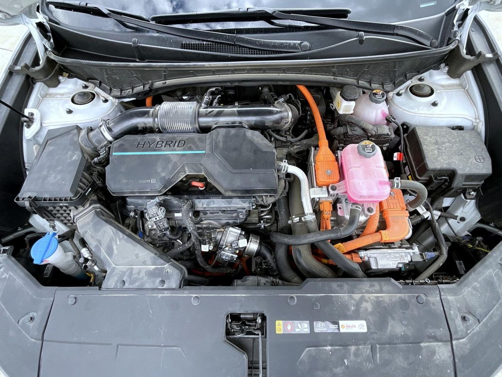 Used 2024 White Hyundai SEL Convenience image 25