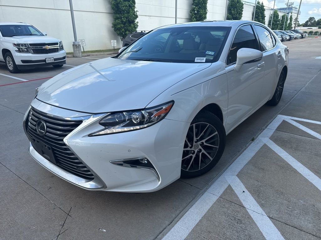 2017 Lexus ES 350 350's photo