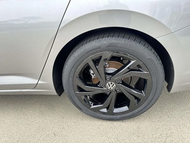 New 2026 Silver Volkswagen 1.5T SE image 6
