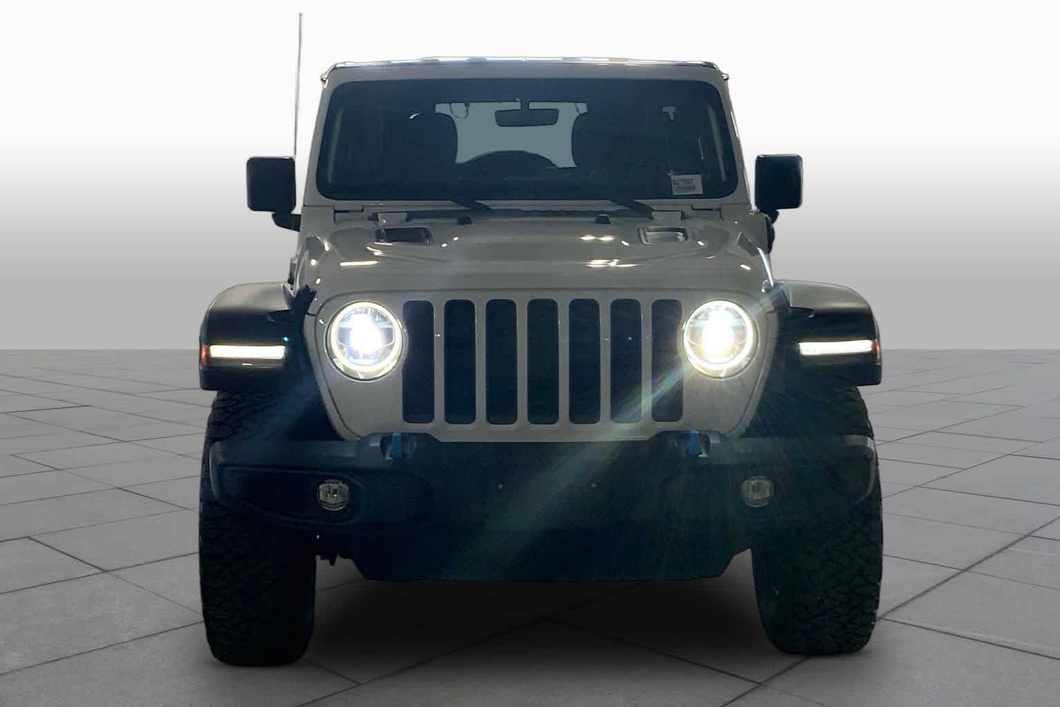 Used 2022 Bright White Clearcoat Jeep Unlimited Rubicon image 4