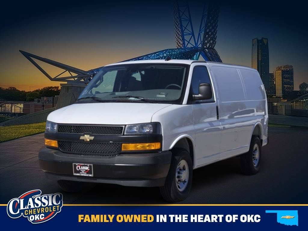 New 2025 Summit White Chevrolet WT image 2