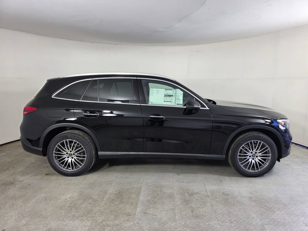 New 2027 Black Mercedes-Benz GLC 300 image 19