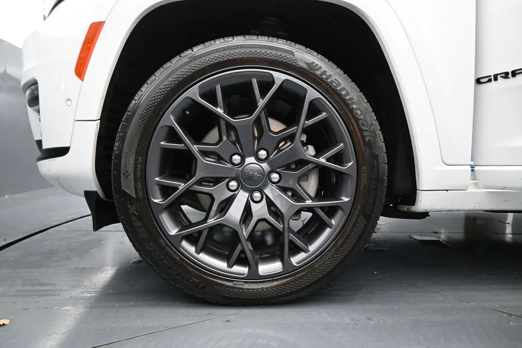 Used 2023 White Jeep Summit image 37