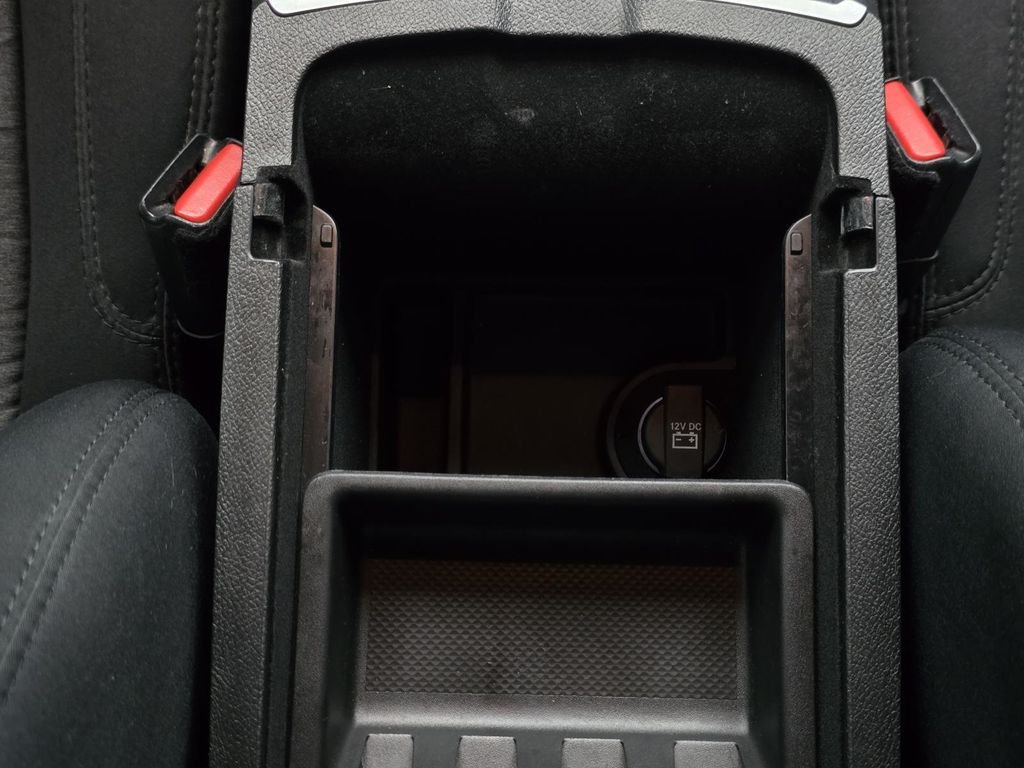 Used 2018 Gloss Black Chrysler Touring image 35