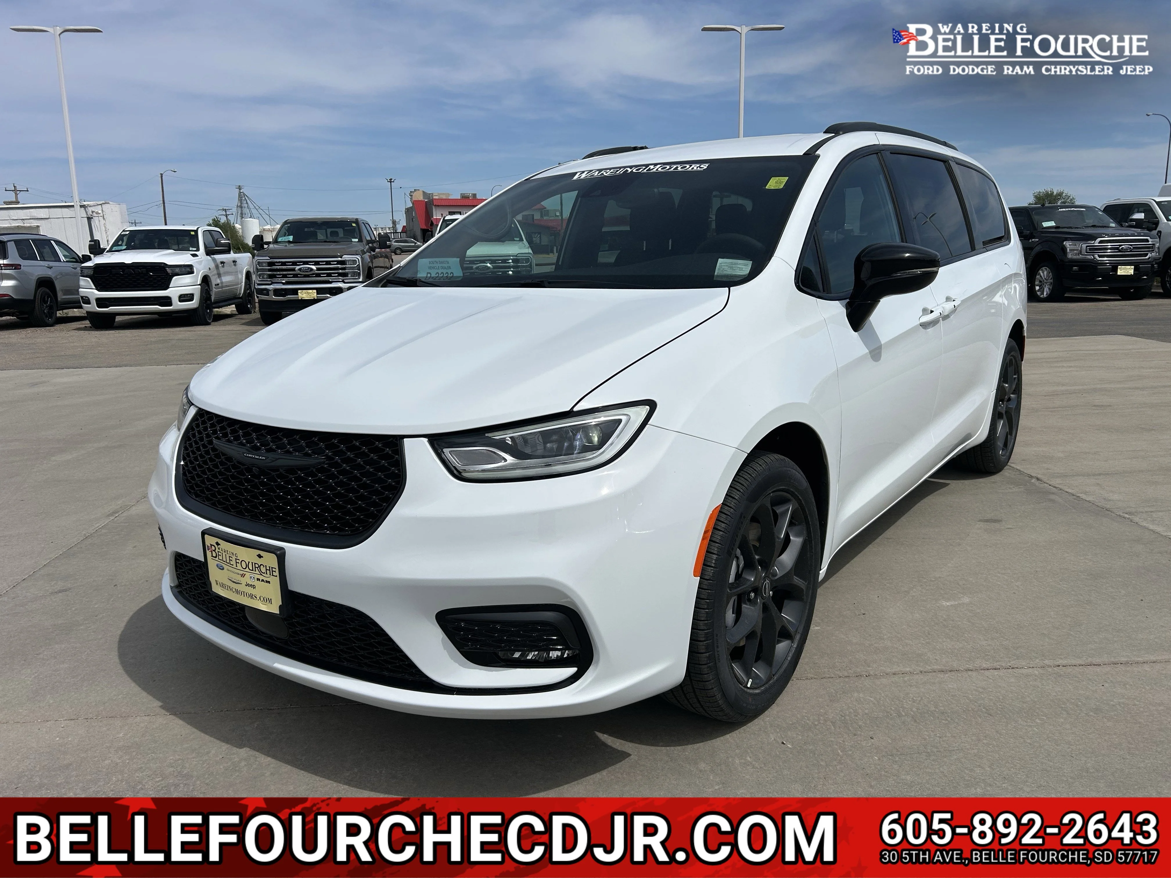 2026 Chrysler Pacifica Select AWD's photo