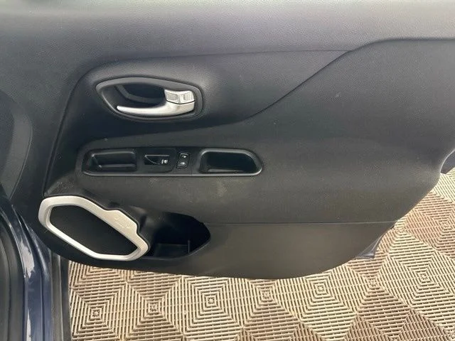 Used 2019 Blue Jeep Latitude image 23
