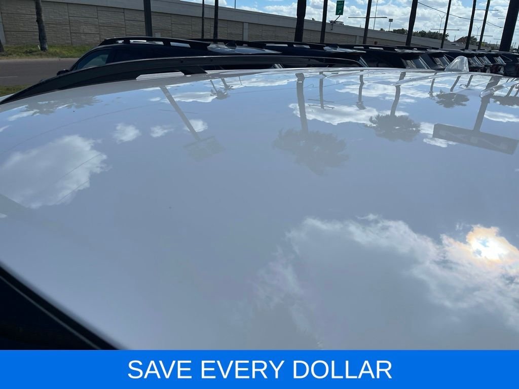 Used 2024 White GMC SLE image 23