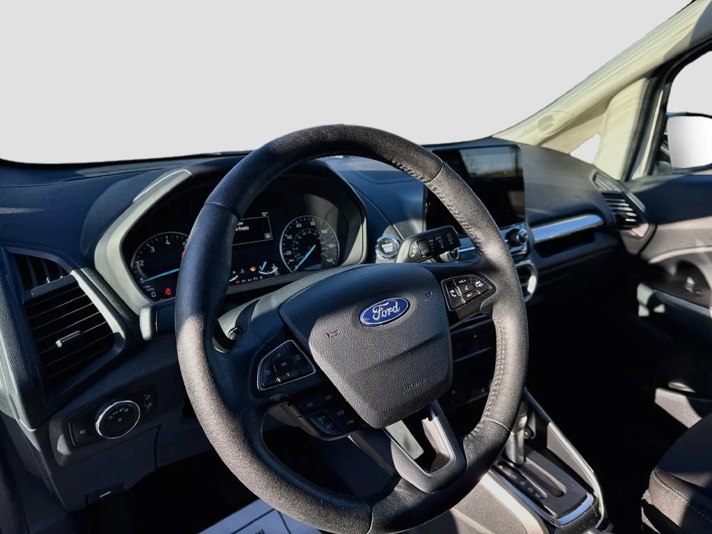 Used 2018 White Ford SE image 9