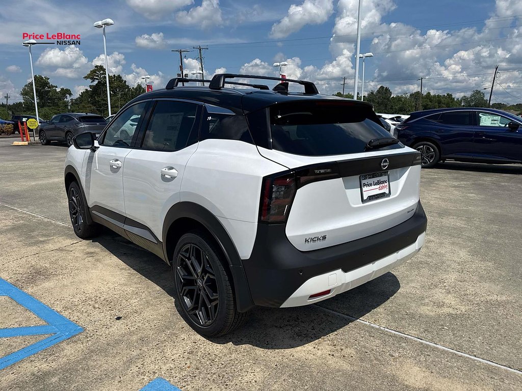 New 2027 Aspen White TriCoat/Super Black Nissan SR image 5