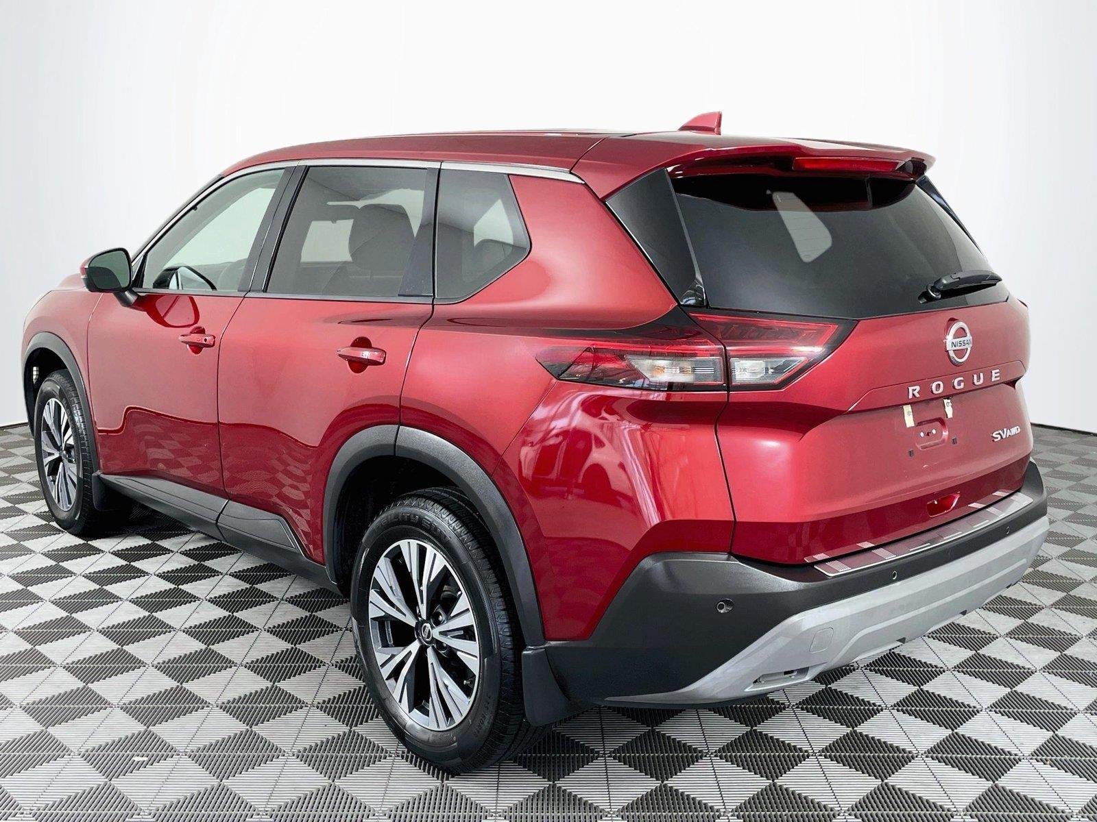 Used 2021 Scarlet Ember Tintcoat Nissan SV image 6