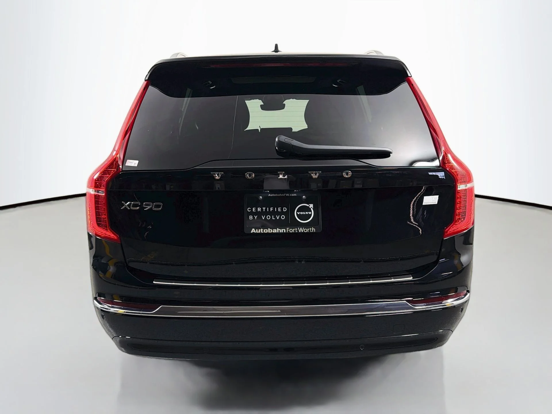 Certified Used 2023 Onyx Black Volvo Plus image 7