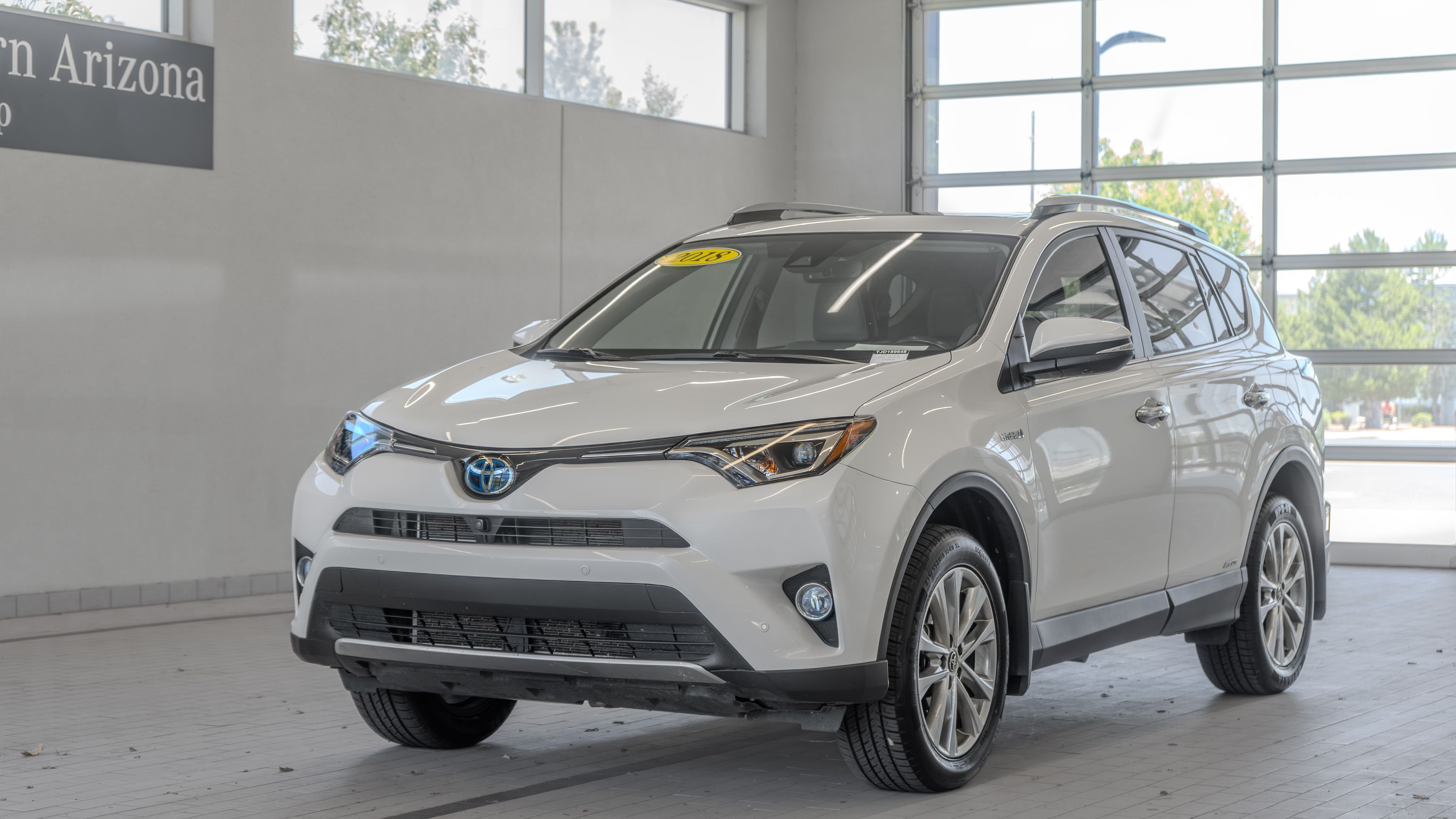 Used 2018 Blizzard Pearl Toyota Limited image 25
