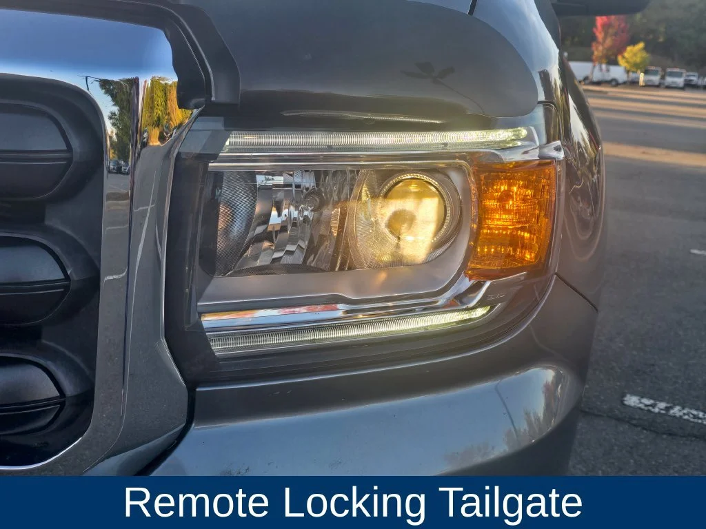Used 2020 SATIN STEEL METALLIC GMC 2WD image 8