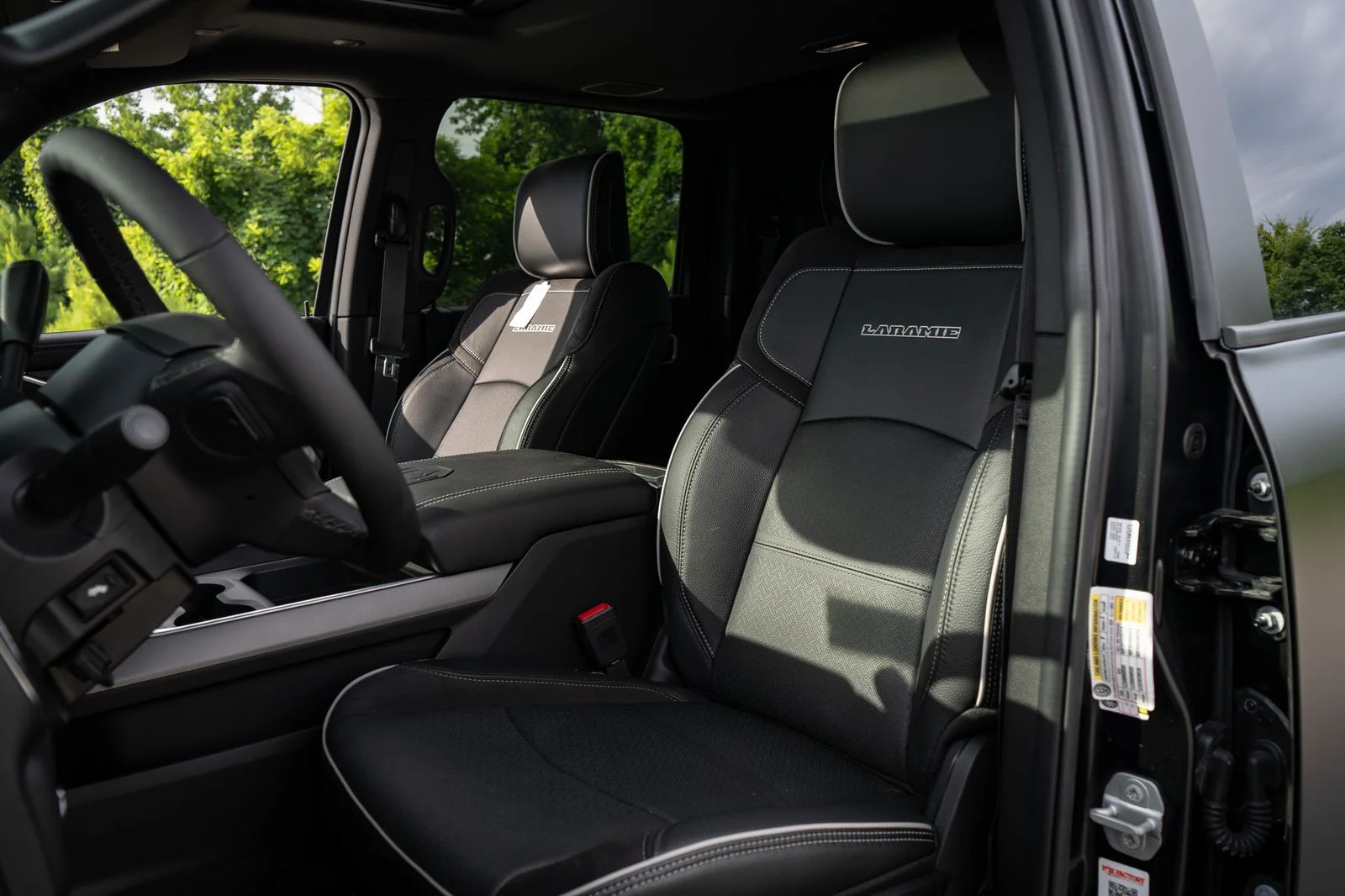 New 2026 Diamond Black Crystal Pearl-Coat Exterior Paint RAM Laramie with Black Widow Package image 26