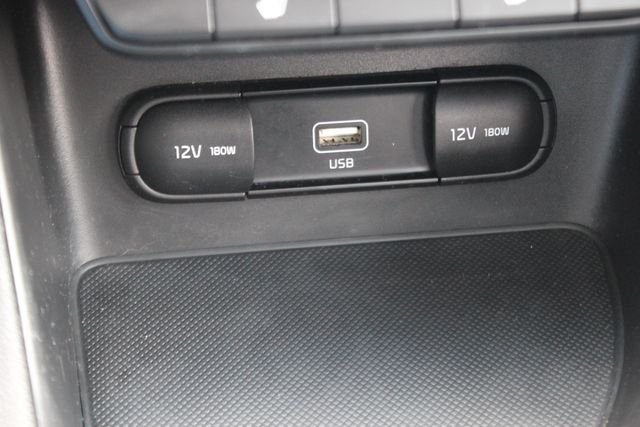 Used 2022 Red Kia EX image 9