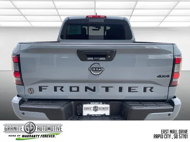 New 2027 Boulder Gray Pearl Nissan Crew Cab SV image 4