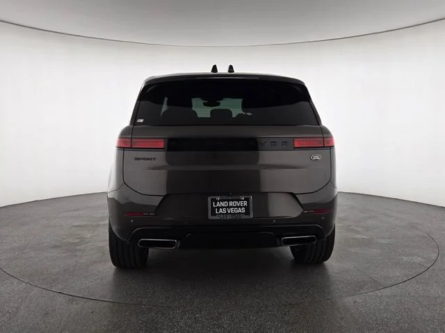 Used 2023 Gray Land Rover SE Dynamic image 7