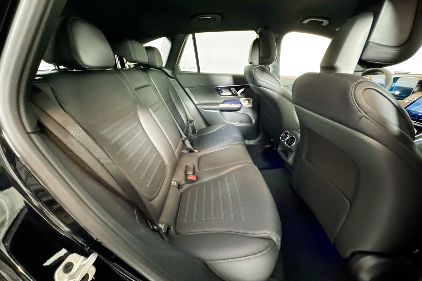 New 2026 Black Mercedes-Benz GLC 300 image 24