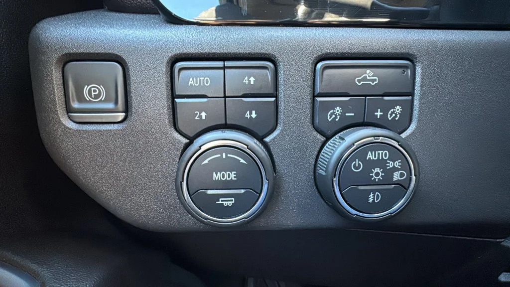 Used 2022 BLACK Chevrolet LT Trail Boss image 30