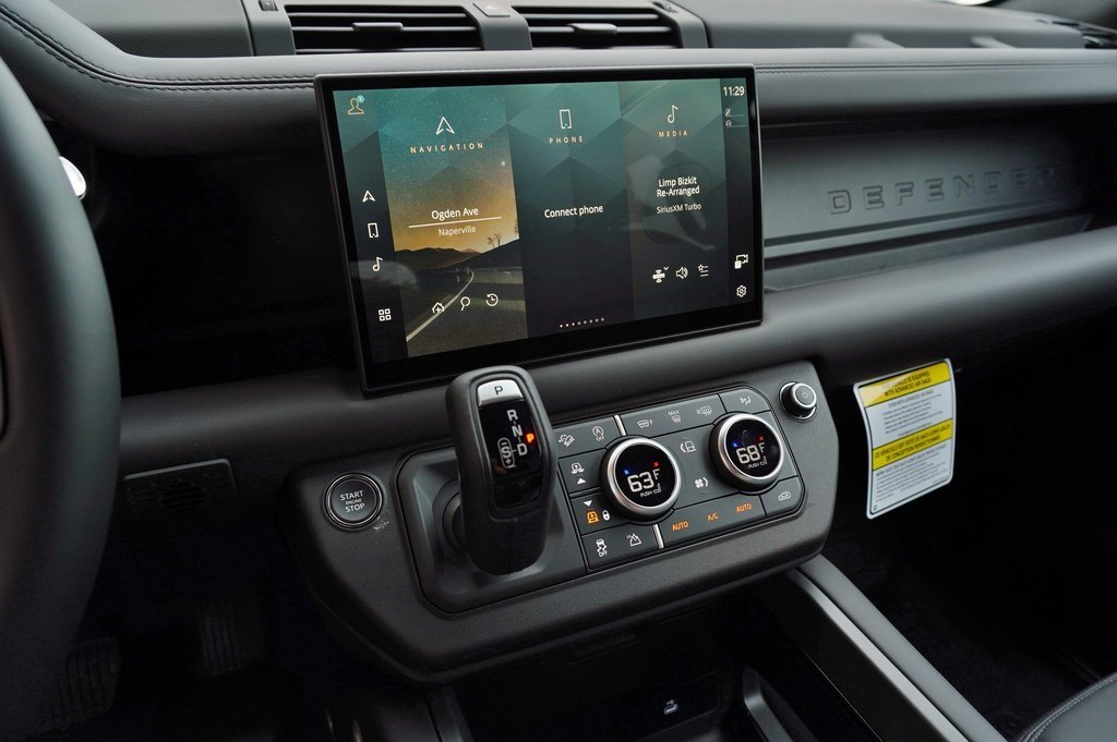 2025 LAND ROVER DEFENDER - Image 22