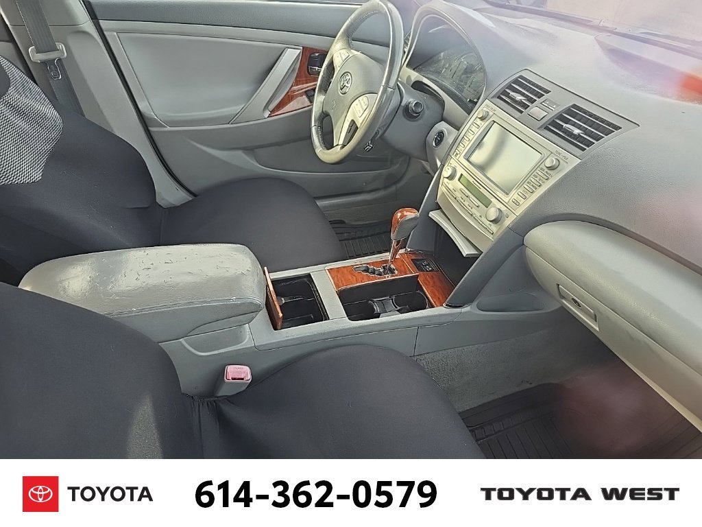 Used 2011 Green Toyota Base image 12