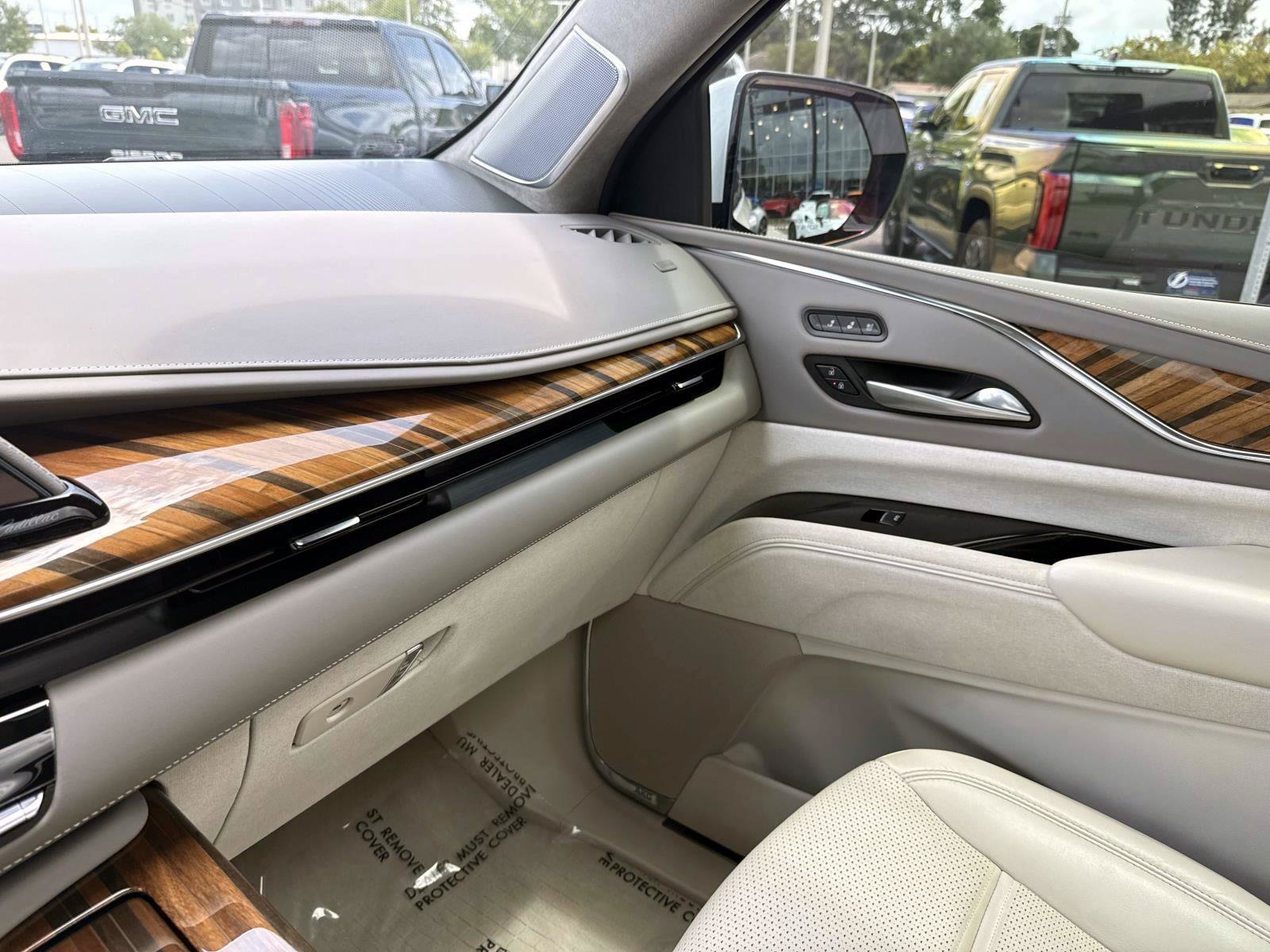 Used 2024 Crystal White Tricoat CADILLAC Sport Platinum image 26