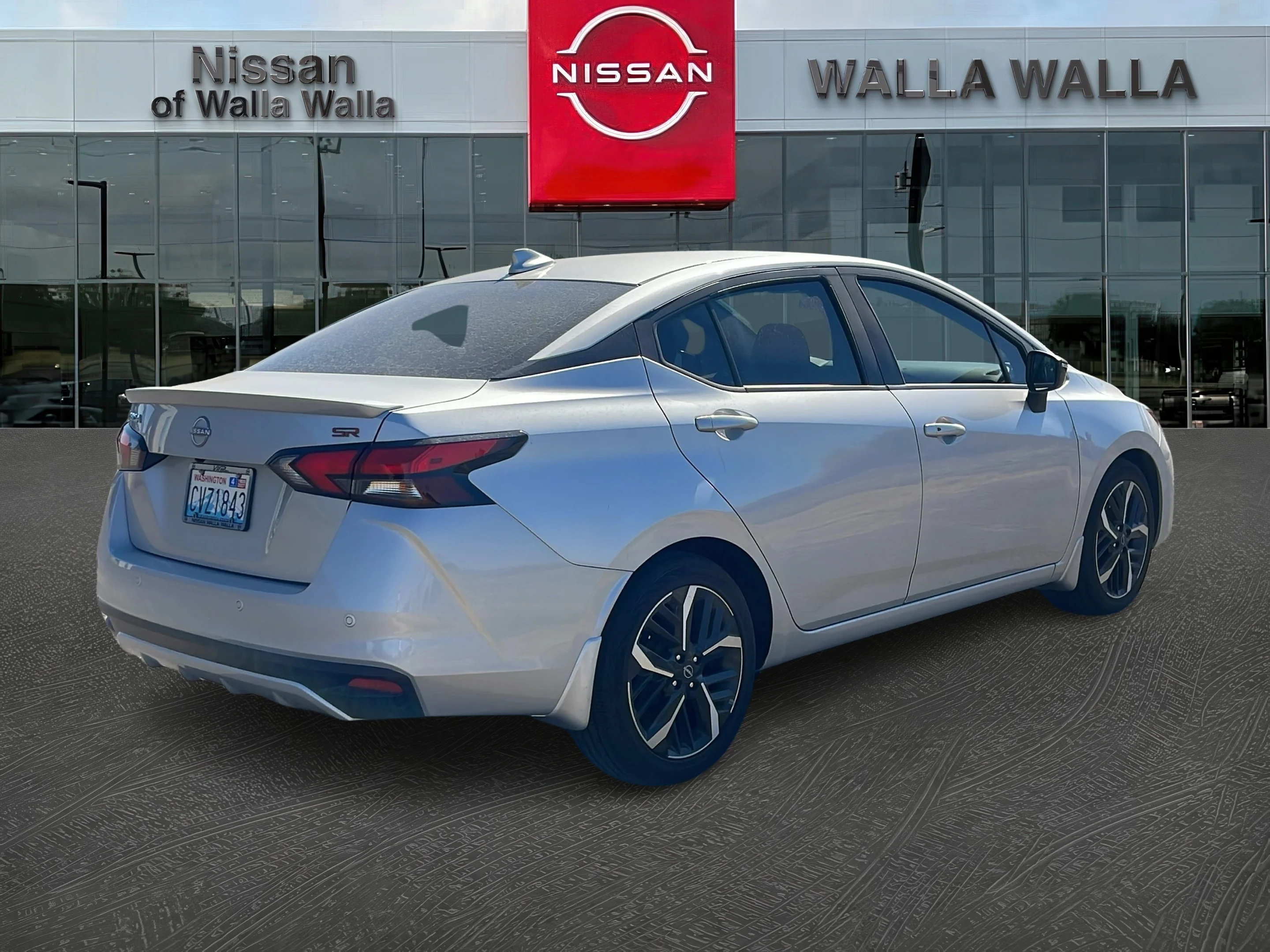 2025 Nissan Versa Sedan SR - Photo 7