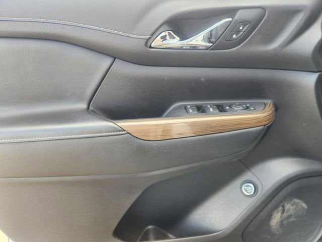 Used 2023 Summit White GMC SLE image 24