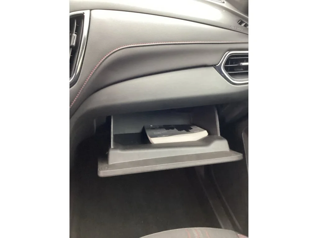 Used 2022 Summit White Chevrolet RS image 33