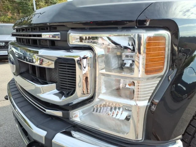 Used 2022 Black Ford XLT image 4