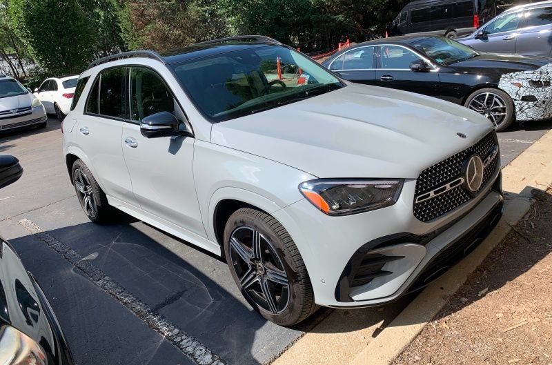 Certified Used 2025 MANUFAKTUR Alpine Gray Mercedes-Benz GLE 350 image 9