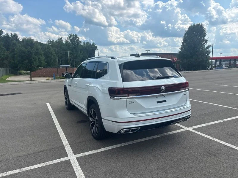 New 2026 White/off-white Volkswagen 2.0T SEL Premium R-Line image 5