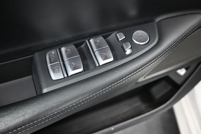Used 2022 White BMW 740i image 13