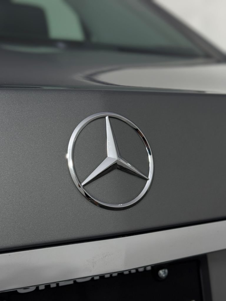 Used 2010 Iridium Silver Metallic Mercedes-Benz E 350 image 33