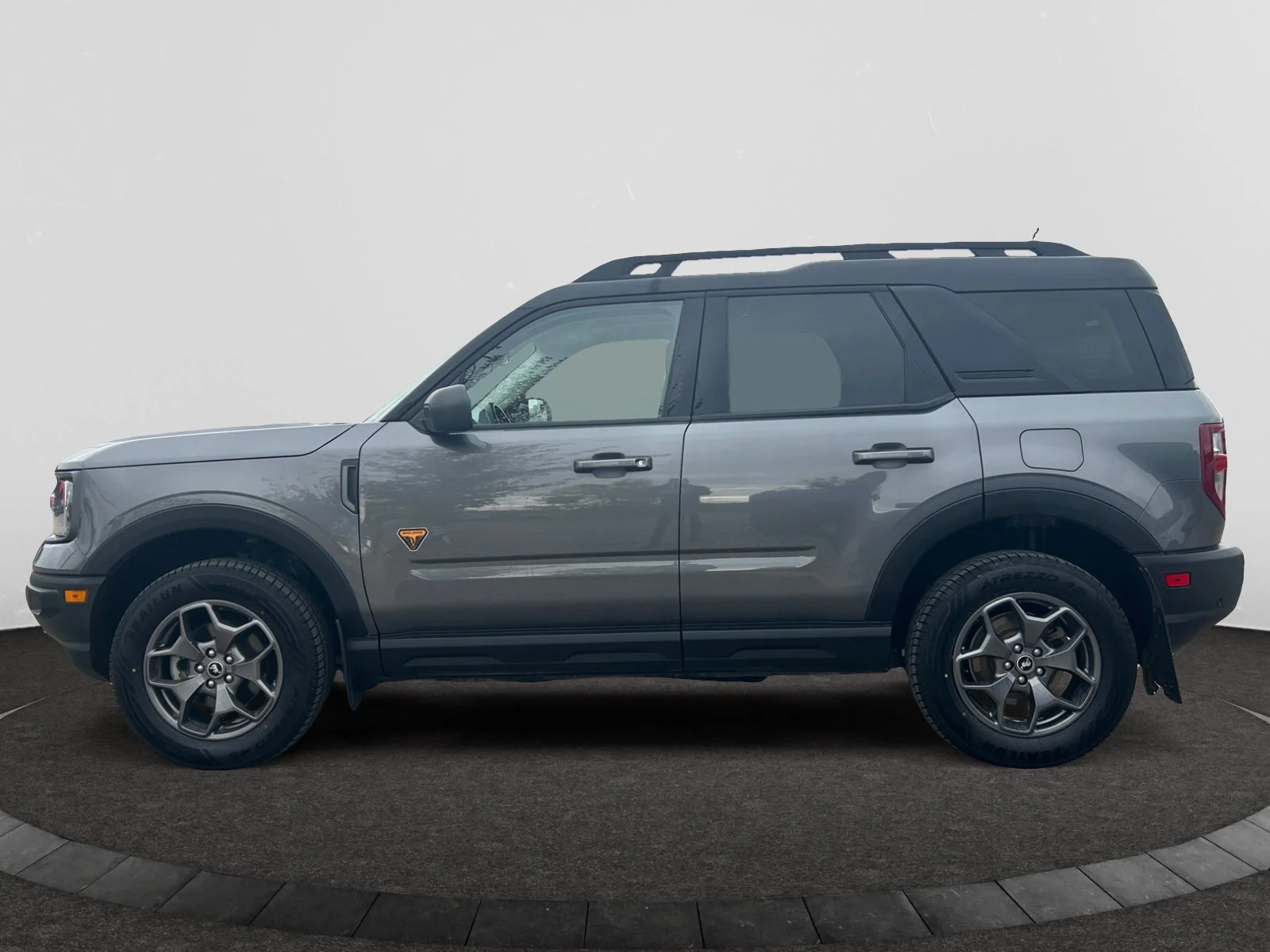 Used 2023 GREY Ford BADLANDS image 2