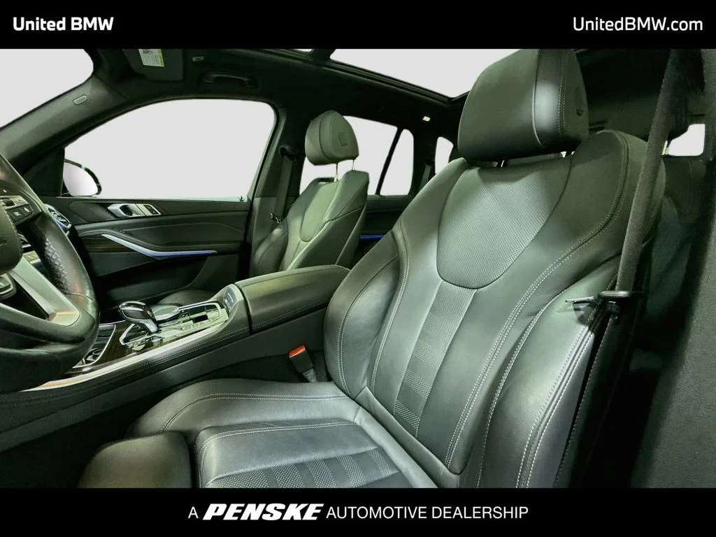 Used 2021 Black Sapphire Metallic BMW xDrive40i image 12