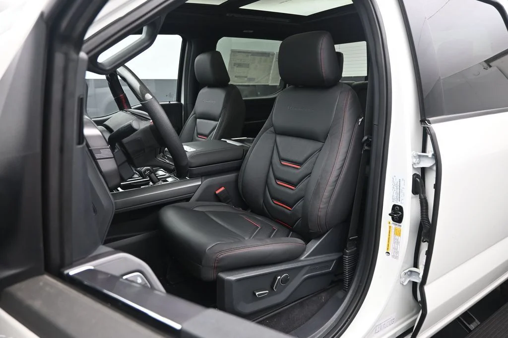 New 2026 Star White Metallic Tri-Coat Ford Lariat image 8